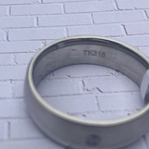 Men's Minimalist Single Gem Stainless Steel Ring size 10 - Picture 4 of 5